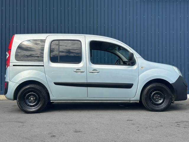 カングー １．６　純正５速　タイミングベルト・ウォーターポンプ交換済み　ＥＴＣ　ディーラー車　車検令和７年１０月　修復歴無し　ドライブレコーダー　オートクルーズコントロール　フォグランプ　両側スライドドア　５ＭＴ（6枚目）