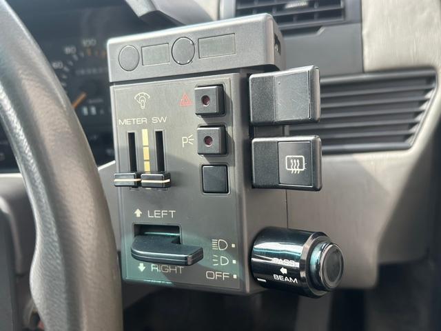 ピアッツァ ＸＬ　純正５速　ＪＲ１３０　走行６４０００キロ　修復歴無し　セミリトラクタブルライト　アルミホイール　エアコン　５ＭＴ　マニュアル車（24枚目）