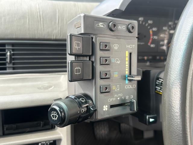 ピアッツァ ＸＬ　純正５速　ＪＲ１３０　走行６４０００キロ　修復歴無し　セミリトラクタブルライト　アルミホイール　エアコン　５ＭＴ　マニュアル車（25枚目）