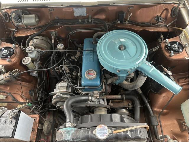 サニーバン 　３１０サニーバン改ワゴン　Ｆ車高調　純正４速　修復歴無し　Ａ１４エンジン搭載　フェンダーミラー　Ｗｏｒｋアルミホイール　ウッドハンドル　バン改ワゴン登録　ＶＨＢ３１１　４ＭＴ　マニュアル車（17枚目）