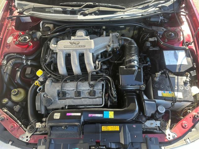 Ｖ６エンジン！エンジンルームになります。