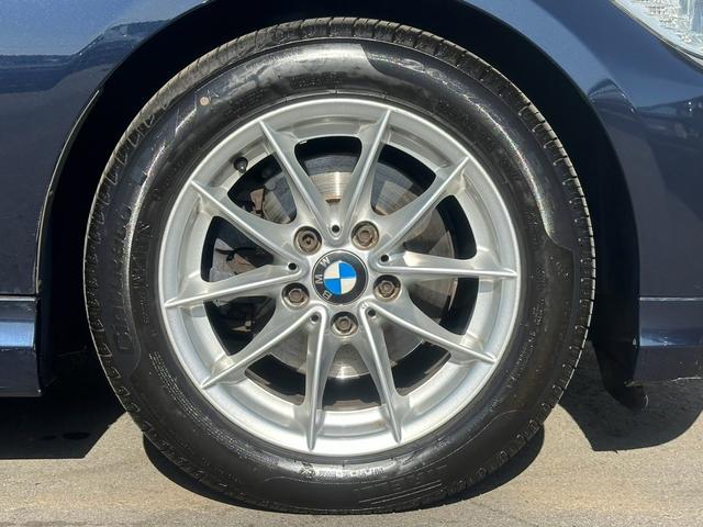 ３シリーズ ３２０ｉスタイルエッセンス　走行３９０００キロ　修復歴無し　ディーラー車　ＥＴＣ　プッシュスタート　運転席パワーシート　キーレスエントリー　電動格納ミラー　フロントフォグランプ　アルミホイール（46枚目）