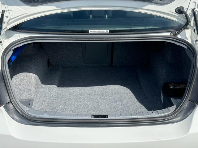 ３シリーズ ３２０ｉ　走行１６０００キロ　修復歴無し　ディーラー車　パワーシート　ＭＴモード　１６インチアルミホイール　ＴＶ・ＤＶＤ再生　ドライブレコーダー　ＭＴモード付き　フロントフォグランプ（15枚目）