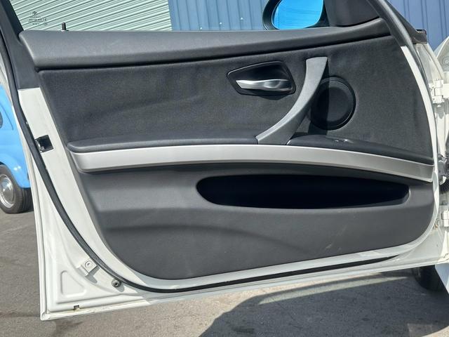 ３シリーズ ３２０ｉ　走行１６０００キロ　修復歴無し　ディーラー車　パワーシート　ＭＴモード　１６インチアルミホイール　ＴＶ・ＤＶＤ再生　ドライブレコーダー　ＭＴモード付き　フロントフォグランプ（36枚目）