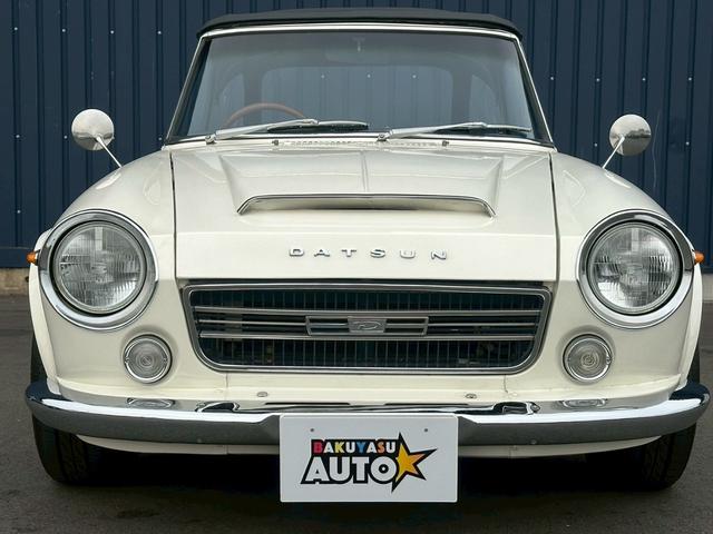 日産 フェアレディ　ダットサン　ＳＲ３１１　５速マニュアル　ＳＯＬＥＸキャブ　Ｕ２０エンジン　１４インチアルミホイール　ＮＡＲＤＩステアリング　ＥＴＣ　５ＭＴ　マニュアル車（5枚目）