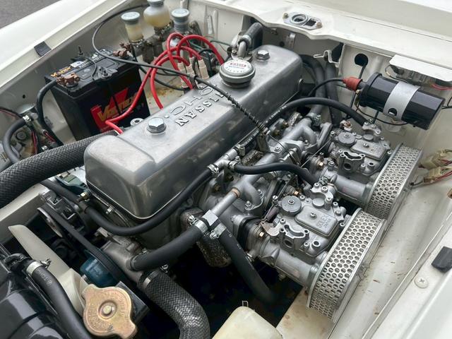 日産 フェアレディ　ダットサン　ＳＲ３１１　５速マニュアル　ＳＯＬＥＸキャブ　Ｕ２０エンジン　１４インチアルミホイール　ＮＡＲＤＩステアリング　ＥＴＣ　５ＭＴ　マニュアル車（17枚目）