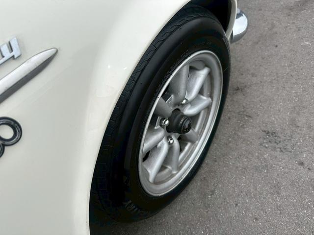 日産 フェアレディ　ダットサン　ＳＲ３１１　５速マニュアル　ＳＯＬＥＸキャブ　Ｕ２０エンジン　１４インチアルミホイール　ＮＡＲＤＩステアリング　ＥＴＣ　５ＭＴ　マニュアル車（45枚目）