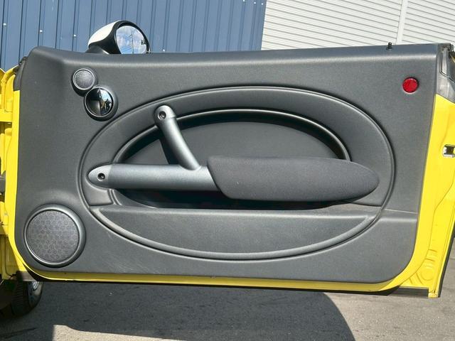 ＭＩＮＩ クーパー　走行３４０００キロ　修復歴無し　ディーラー車　ホワイトルーフ　ミラー型ドライブレコーダー　ＭＴモード付き　アルミホイール　フロントフォグランプ　キーレス（35枚目）