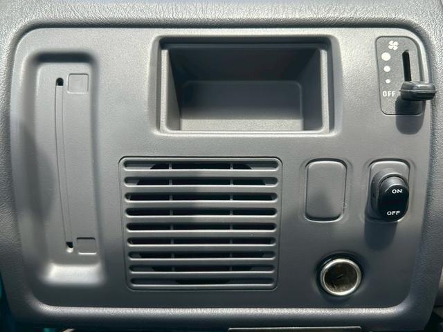 ミゼットII Ｒタイプ　ピック　純正４速　修復歴無し　走行３５０００キロ　ラジオ・ＣＤ再生　ＵＳＢ・ＡＵＸ　１２インチアルミホイール　４ＭＴ　マニュアル車　フロントフォグランプ（22枚目）