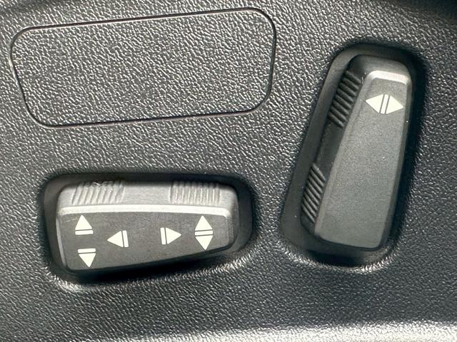 アルファ１５９ ２．２　ＪＴＳ　セレスピードプログレッション　修復歴無し　車検令和８年６月　パドルシフト　オートクルーズコントロール　スマートキー　ナビ・ＴＶ・ＣＤ・ＢＴ再生　パワーシート　１８インチアルミホイール　黒革シート　フロントフォグランプ（35枚目）