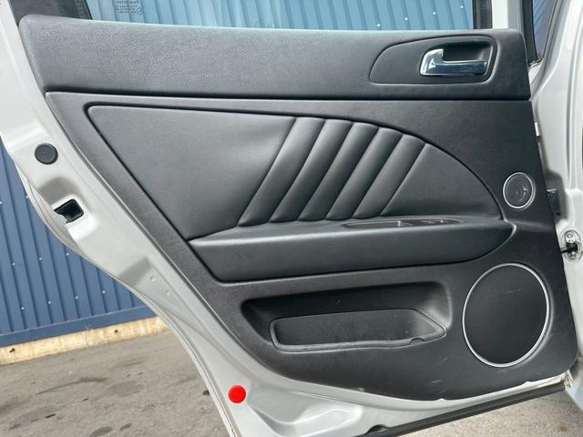 アルファ１５９ ２．２　ＪＴＳ　セレスピードプログレッション　修復歴無し　車検令和８年６月　パドルシフト　オートクルーズコントロール　スマートキー　ナビ・ＴＶ・ＣＤ・ＢＴ再生　パワーシート　１８インチアルミホイール　黒革シート　フロントフォグランプ（47枚目）