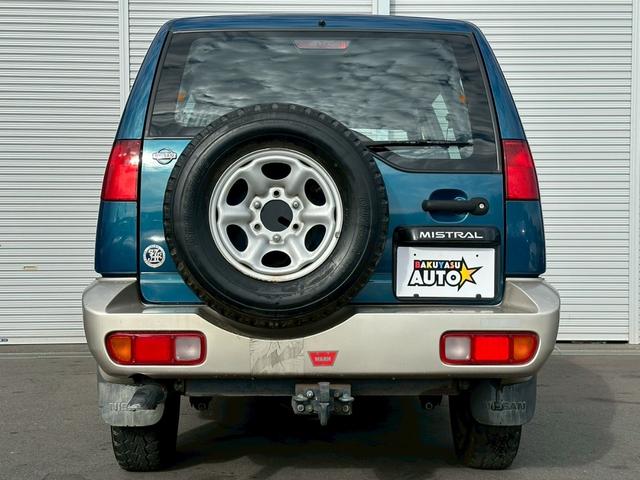 ミストラル タイプＳ　ディーゼルターボ　４ＷＤ　ワンオーナー　走行２５０００キロ　修復歴無し　ＮＯｘ・ＰＭ不適合　ウィンチ　ヒッチメンバー　ルーフキャリア　７人乗り　スペイン日産製（12枚目）