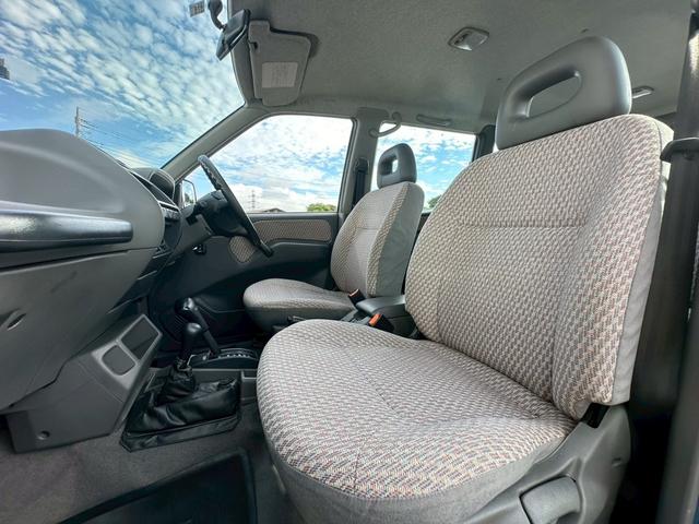 ミストラル タイプＳ　ディーゼルターボ　４ＷＤ　ワンオーナー　走行２５０００キロ　修復歴無し　ＮＯｘ・ＰＭ不適合　ウィンチ　ヒッチメンバー　ルーフキャリア　７人乗り　スペイン日産製（22枚目）