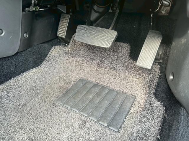 マキシマ タイプＩＩ　走行４１０００キロ　Ｖ６エンジン　修復歴無し　革シート　前席パワーシート　オートクルーズコントロール　１５インチアルミホイール　フロントフォグランプ（41枚目）