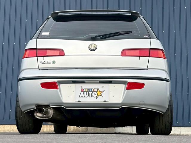 アルファ１４５ クアドリフォリオ　ツインスパーク　純正５速　ワンオーナー　アラゴスタ車高調　修復歴無し　ディーラー車　ＥＴＣ　ドライブレコーダー　５ＭＴ　マニュアル車（14枚目）