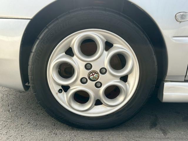 アルファ１４５ クアドリフォリオ　ツインスパーク　純正５速　ワンオーナー　アラゴスタ車高調　修復歴無し　ディーラー車　ＥＴＣ　ドライブレコーダー　５ＭＴ　マニュアル車（49枚目）
