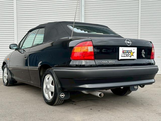 アストラ カブリオ　左ハンドル　走行５２０００キロ　修復歴無し　ディーラー車　１４インチアルミホイール　リアフォグランプ　ナビ（14枚目）
