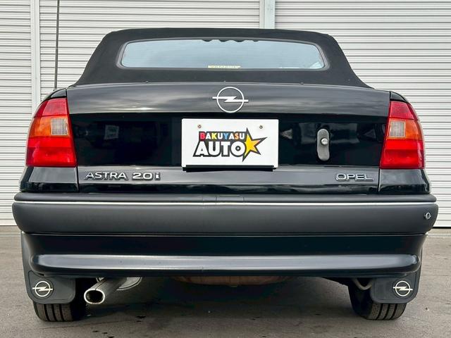 アストラ カブリオ　左ハンドル　走行５２０００キロ　修復歴無し　ディーラー車　１４インチアルミホイール　リアフォグランプ　ナビ（16枚目）