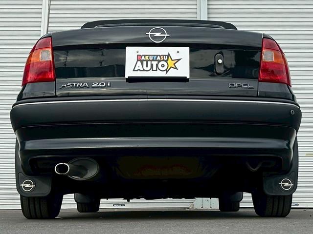 アストラ カブリオ　左ハンドル　走行５２０００キロ　修復歴無し　ディーラー車　１４インチアルミホイール　リアフォグランプ　ナビ（17枚目）