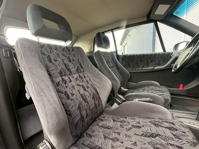 アストラ カブリオ　左ハンドル　走行５２０００キロ　修復歴無し　ディーラー車　１４インチアルミホイール　リアフォグランプ　ナビ（23枚目）