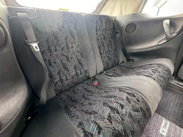 アストラ カブリオ　左ハンドル　走行５２０００キロ　修復歴無し　ディーラー車　１４インチアルミホイール　リアフォグランプ　ナビ（24枚目）