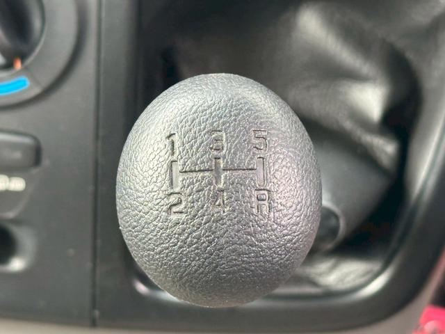 エブリイ ジョインターボ　ハイルーフ　４ＷＤ　純正５速　修復歴無し　ＤＡ１７Ｖ　ＩＣターボ　Ｆｏｒｅｓｔ　Ａｕｔｏ　Ｆａｃｔｏｒｙカスタム　リフトアップ　グリルガード　リアピラーバー　１４インチアルミ　ナビ・ＴＶ　５ＭＴ（38枚目）