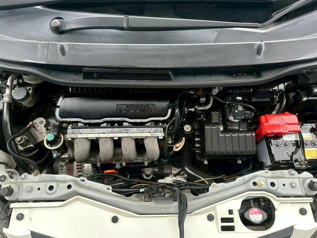 フィット G 純正5速 GE6 修復歴無し 車検令和9年1月 タイミングチェーン ナビ・TV 無限15インチアルミホイール 5MT マニュアル車(18枚目)