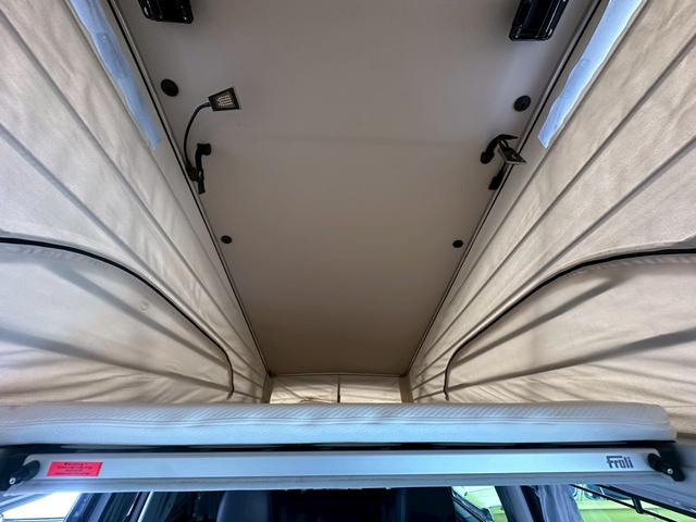 Vクラス V220d マルコポーロホライゾン ディーゼルターボ 走行68000キロ 車検令和8年7月 ポップアップルーフ 両側電動スライドドア 電動リアゲート 本革シート 全周囲カメラ  アルミホイール フロントフォグランプ シートエアコン(76枚目)