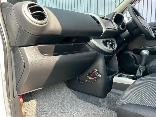 ノート 16X 純正5速 タイミングチェーン ZE11 走行37000キロ HR16エンジン スマートキー 修復歴無し 5MT マニュアル車(37枚目)