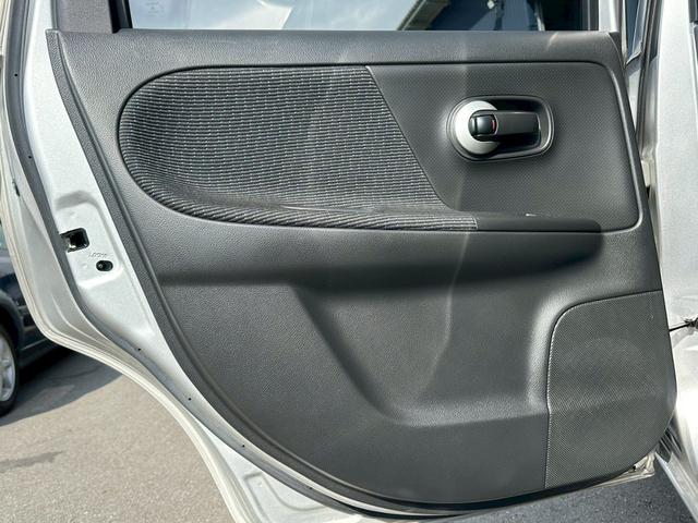 ノート 16X 純正5速 タイミングチェーン ZE11 走行37000キロ HR16エンジン スマートキー 修復歴無し 5MT マニュアル車(41枚目)