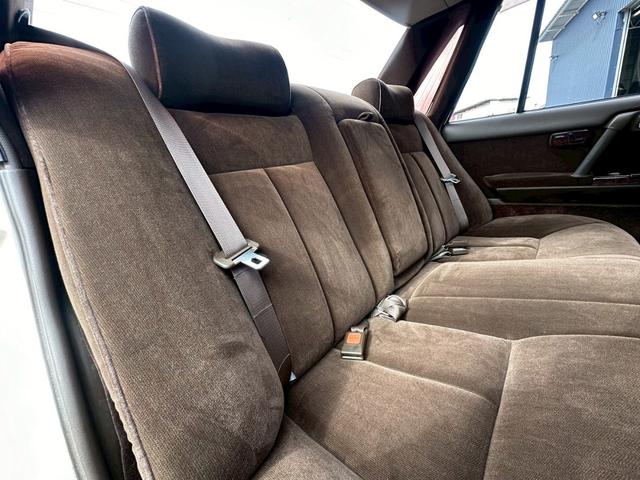 セドリック ブロアム ベンコラ Y31 ワンオーナー 6人乗り 修復歴無し 走行86000キロ車検令和9年8月 VG20エンジン 後席パワーシート フロントフォグランプ(19枚目)