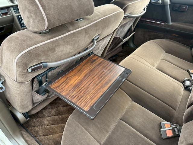 セドリック ブロアム ベンコラ Y31 ワンオーナー 6人乗り 修復歴無し 走行86000キロ車検令和9年8月 VG20エンジン 後席パワーシート フロントフォグランプ(21枚目)