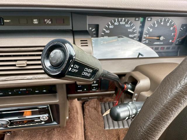 セドリック ブロアム ベンコラ Y31 ワンオーナー 6人乗り 修復歴無し 走行86000キロ車検令和9年8月 VG20エンジン 後席パワーシート フロントフォグランプ(31枚目)