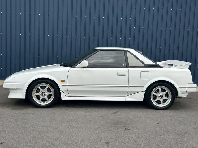 ＭＲ２ Ｇ　純正５速　ＡＷ１１　ノーマルルーフ　４ＡＧエンジン搭載　Ｆ・Ｒタワーバー　タイミングベルト交換ステッカー有　ＴＲＤ１５インチアルミホイール　５ＭＴ　マニュアル車　フロントフォグランプ（9枚目）