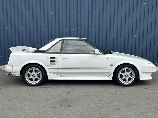 ＭＲ２ Ｇ　純正５速　ＡＷ１１　ノーマルルーフ　４ＡＧエンジン搭載　Ｆ・Ｒタワーバー　タイミングベルト交換ステッカー有　ＴＲＤ１５インチアルミホイール　５ＭＴ　マニュアル車　フロントフォグランプ（10枚目）