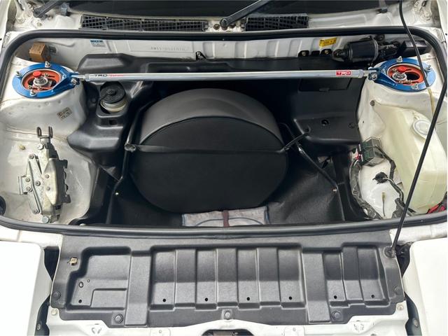 ＭＲ２ Ｇ　純正５速　ＡＷ１１　ノーマルルーフ　４ＡＧエンジン搭載　Ｆ・Ｒタワーバー　タイミングベルト交換ステッカー有　ＴＲＤ１５インチアルミホイール　５ＭＴ　マニュアル車　フロントフォグランプ（18枚目）