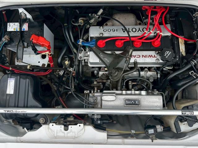 ＭＲ２ Ｇ　純正５速　ＡＷ１１　ノーマルルーフ　４ＡＧエンジン搭載　Ｆ・Ｒタワーバー　タイミングベルト交換ステッカー有　ＴＲＤ１５インチアルミホイール　５ＭＴ　マニュアル車　フロントフォグランプ（20枚目）