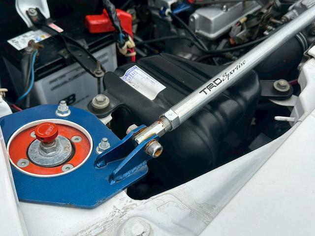 ＭＲ２ Ｇ　純正５速　ＡＷ１１　ノーマルルーフ　４ＡＧエンジン搭載　Ｆ・Ｒタワーバー　タイミングベルト交換ステッカー有　ＴＲＤ１５インチアルミホイール　５ＭＴ　マニュアル車　フロントフォグランプ（22枚目）