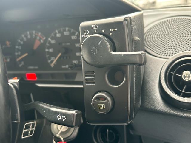 ＭＲ２ Ｇ　純正５速　ＡＷ１１　ノーマルルーフ　４ＡＧエンジン搭載　Ｆ・Ｒタワーバー　タイミングベルト交換ステッカー有　ＴＲＤ１５インチアルミホイール　５ＭＴ　マニュアル車　フロントフォグランプ（30枚目）