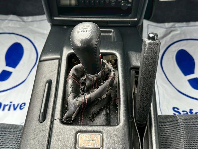 ＭＲ２ Ｇ　純正５速　ＡＷ１１　ノーマルルーフ　４ＡＧエンジン搭載　Ｆ・Ｒタワーバー　タイミングベルト交換ステッカー有　ＴＲＤ１５インチアルミホイール　５ＭＴ　マニュアル車　フロントフォグランプ（35枚目）