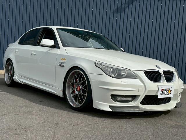 ５シリーズ ５２５ｉハイラインパッケージ　ＢＢＳアルミホイール　サンルーフ　黒革シート　ディーラー車　メモリー機能付きパワーシート　ＭＴモード付き（10枚目）