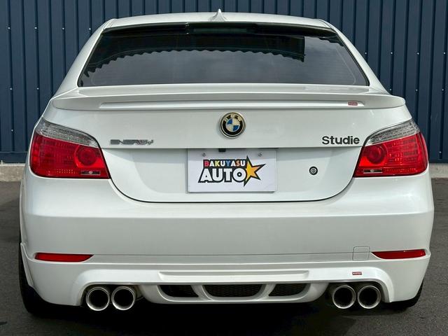 ５シリーズ ５２５ｉハイラインパッケージ　ＢＢＳアルミホイール　サンルーフ　黒革シート　ディーラー車　メモリー機能付きパワーシート　ＭＴモード付き（13枚目）