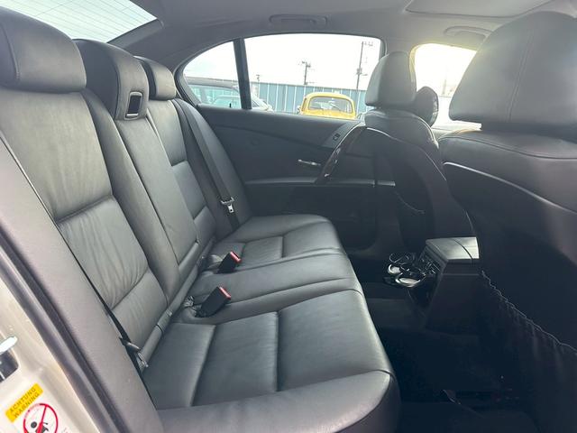 ５シリーズ ５２５ｉハイラインパッケージ　ＢＢＳアルミホイール　サンルーフ　黒革シート　ディーラー車　メモリー機能付きパワーシート　ＭＴモード付き（21枚目）