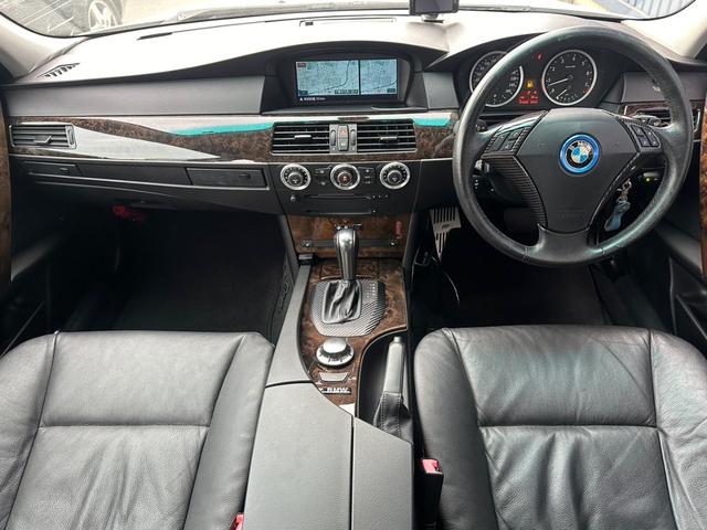５シリーズ ５２５ｉハイラインパッケージ　ＢＢＳアルミホイール　サンルーフ　黒革シート　ディーラー車　メモリー機能付きパワーシート　ＭＴモード付き（24枚目）