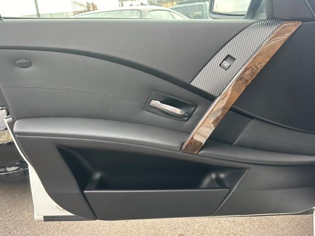 ５シリーズ ５２５ｉハイラインパッケージ　ＢＢＳアルミホイール　サンルーフ　黒革シート　ディーラー車　メモリー機能付きパワーシート　ＭＴモード付き（43枚目）