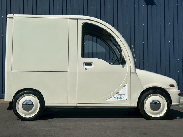 ミラミチート 　荷室左右ガルウィング　走行６７０００キロ　修復歴無し　車検令和７年１０月　ＥＴＣ　２名乗車　ＭＤ・ラジオ再生（8枚目）