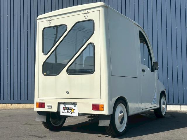 ミラミチート 　荷室左右ガルウィング　走行６７０００キロ　修復歴無し　車検令和７年１０月　ＥＴＣ　２名乗車　ＭＤ・ラジオ再生（15枚目）