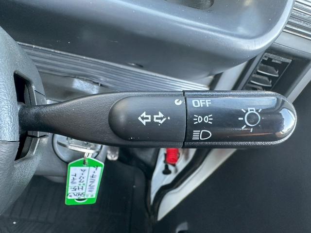 ミラミチート 　荷室左右ガルウィング　走行６７０００キロ　修復歴無し　車検令和７年１０月　ＥＴＣ　２名乗車　ＭＤ・ラジオ再生（33枚目）