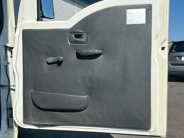 ミラミチート 　荷室左右ガルウィング　走行６７０００キロ　修復歴無し　車検令和７年１０月　ＥＴＣ　２名乗車　ＭＤ・ラジオ再生（39枚目）