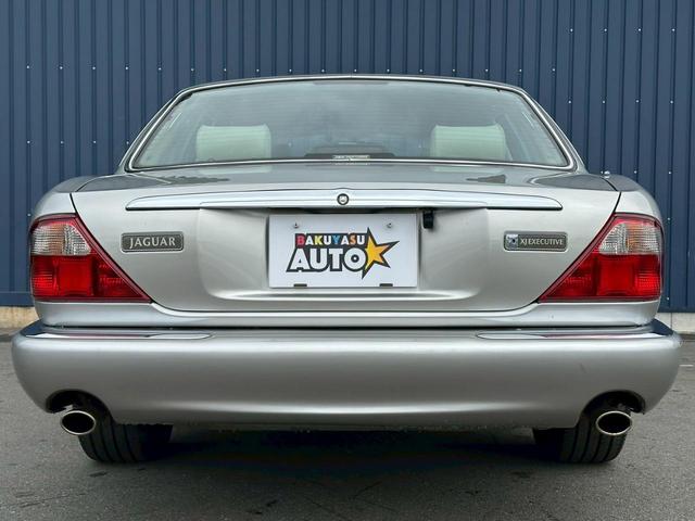 XJ XJ8 3.2-V8 走行77000キロ ディーラー車 パワーシート ETC 本革シート シートヒーター フロントフォグランプ ドライブレコーダー アルミホイール バックカメラ(13枚目)